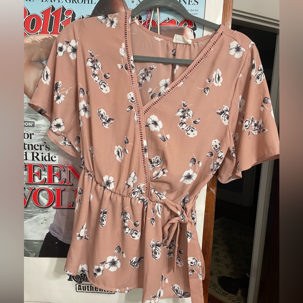 Pink flower blouse. Tie in the front. Light weight